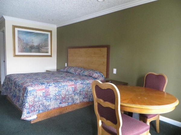National Inn Garden Grove image 5